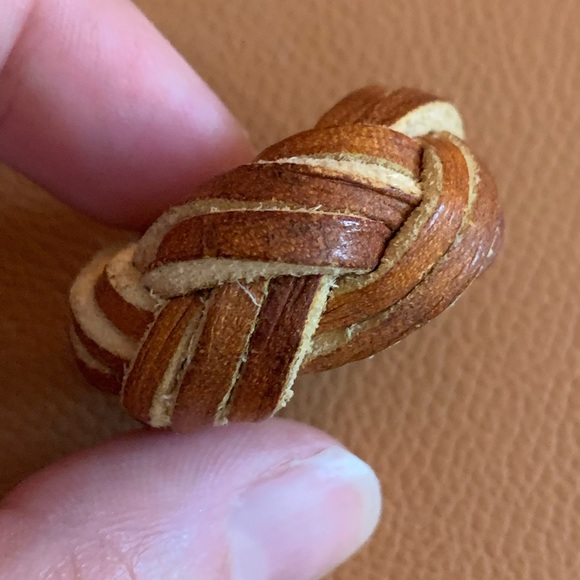 Vintage leather necktie slider - Picture 2 of 2